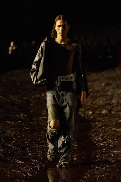 Look 30